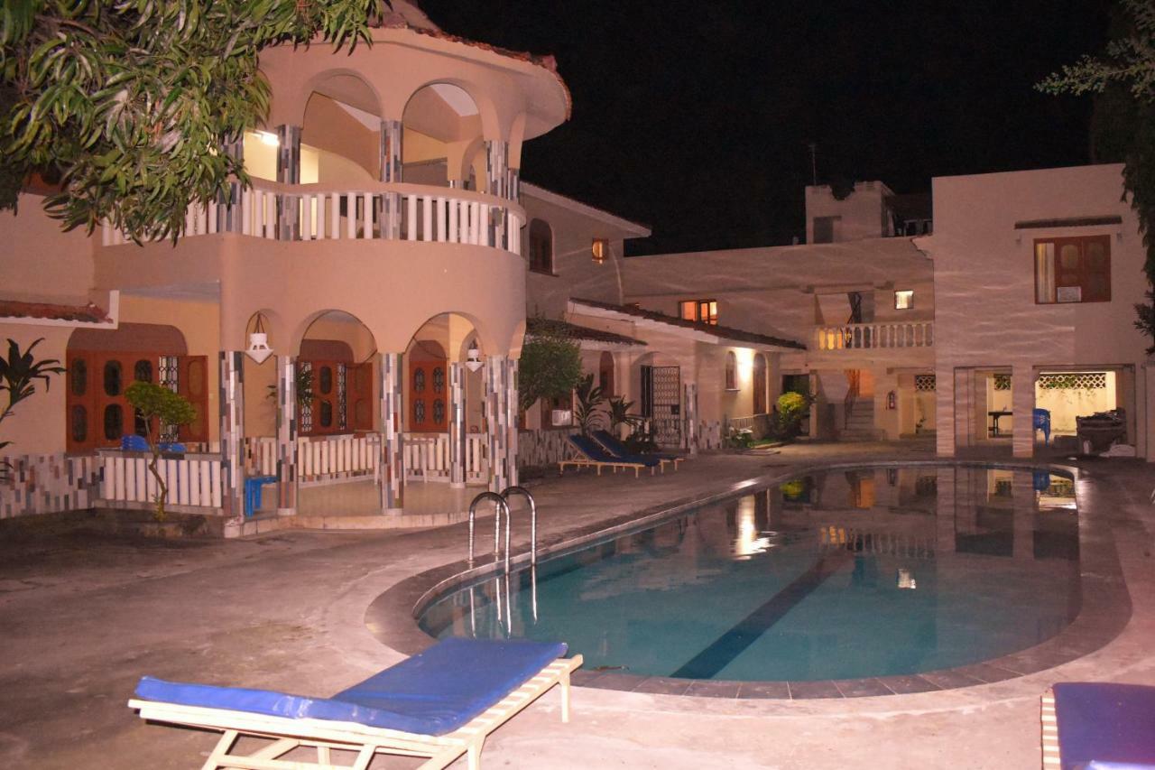 Hotel Leinmach House Nyali Mombasa Esterno foto