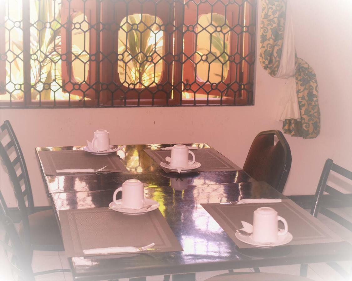 Hotel Leinmach House Nyali Mombasa Esterno foto